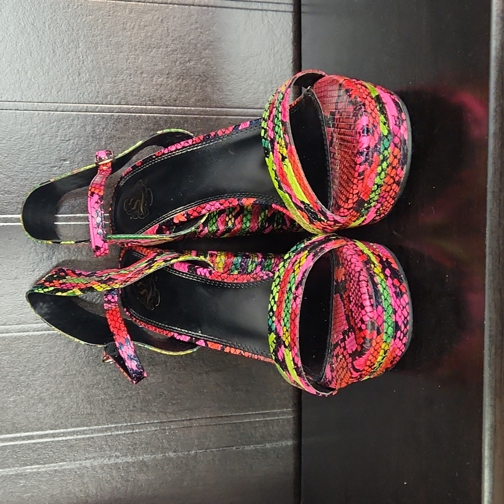Multi-color Platform Sandals - Picture 2 of 6